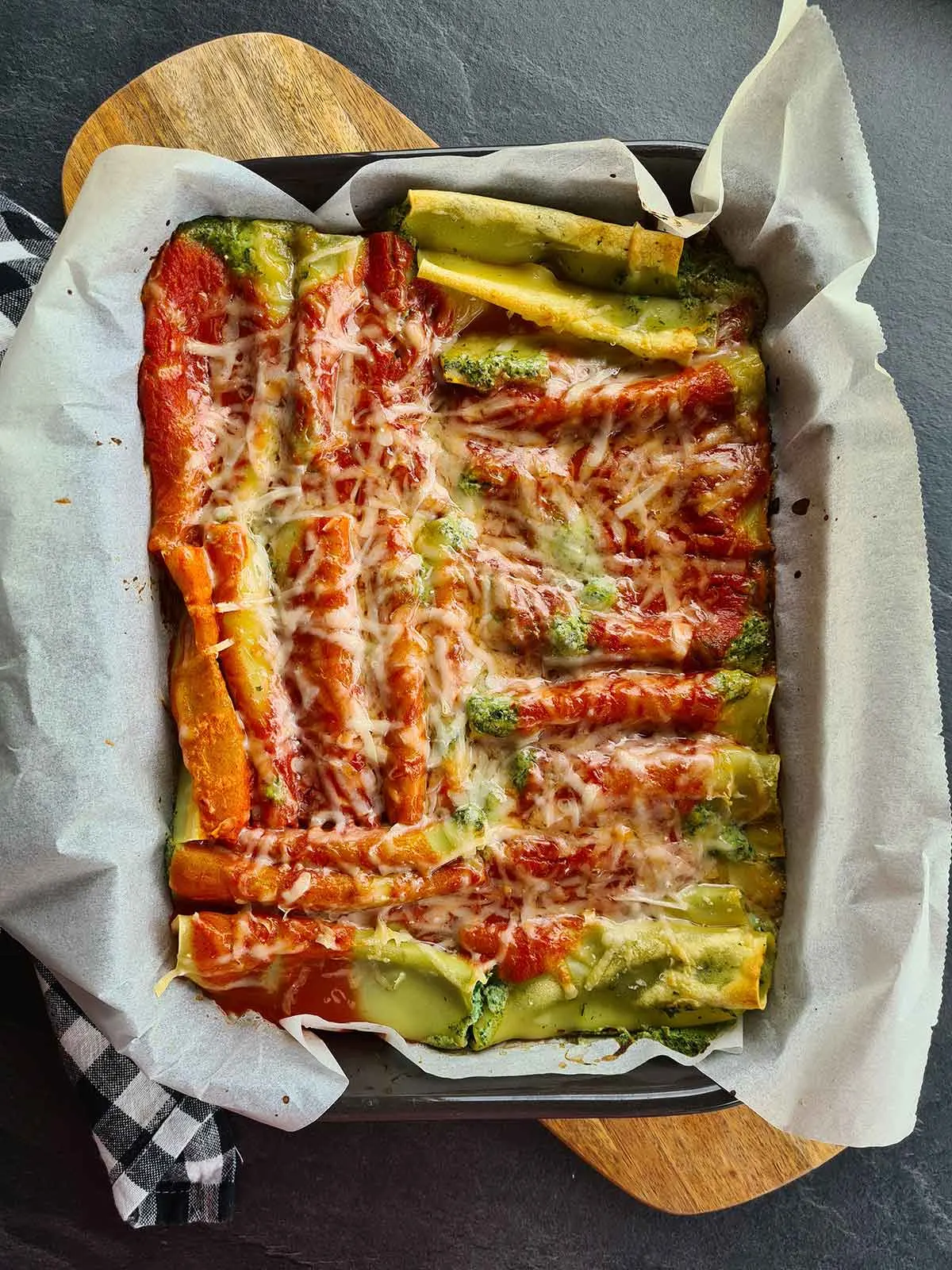 Cannelloni vegetarieni cu ricotta si spanac