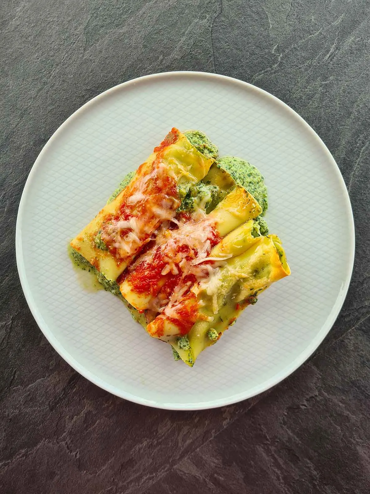 Spinach and Ricotta Cannelloni cu ricotta