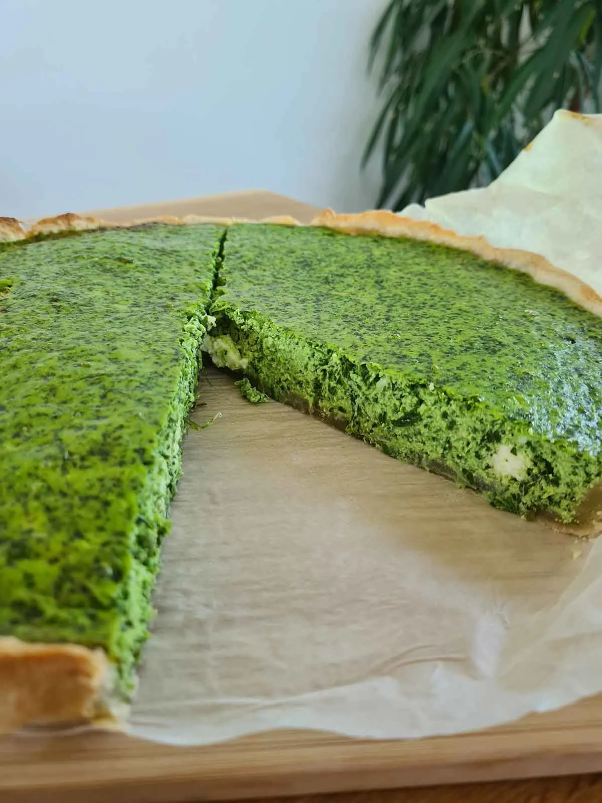 Tarta sarata cu ricotta si buruieni comestibile din gradina reteta