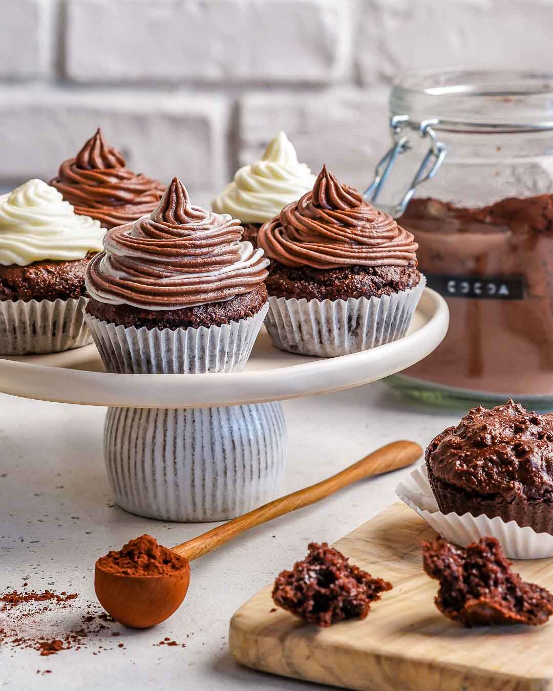 Cupcakes Cu Ciocolata si Vanilie (Reteta Keto)