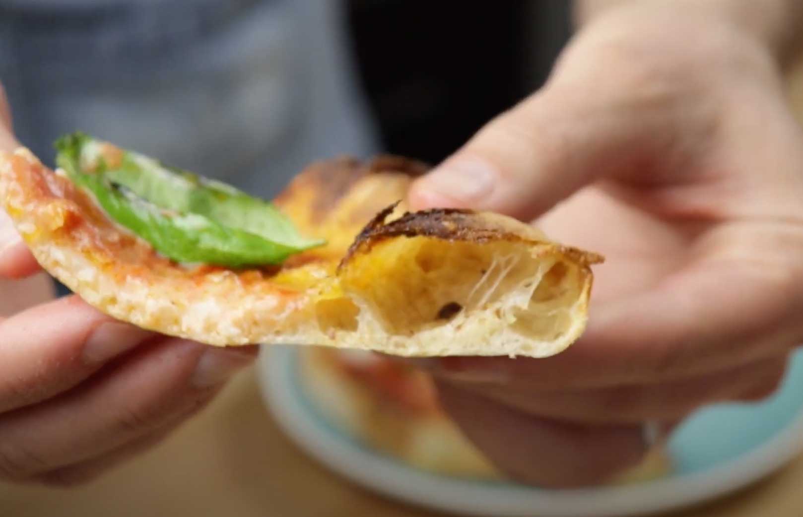 Pizza cu maia homemade pe stil napoletan