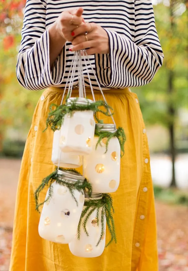 How to Make DIY Hanging Holiday Lanterns 