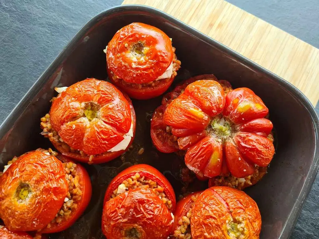 stuffed tomatoes with bulgur and cheese rosii umplute cu bulgur