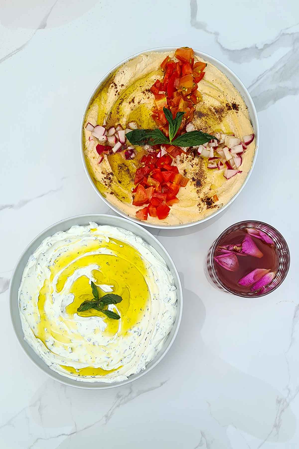 mezze cu labneh si humus