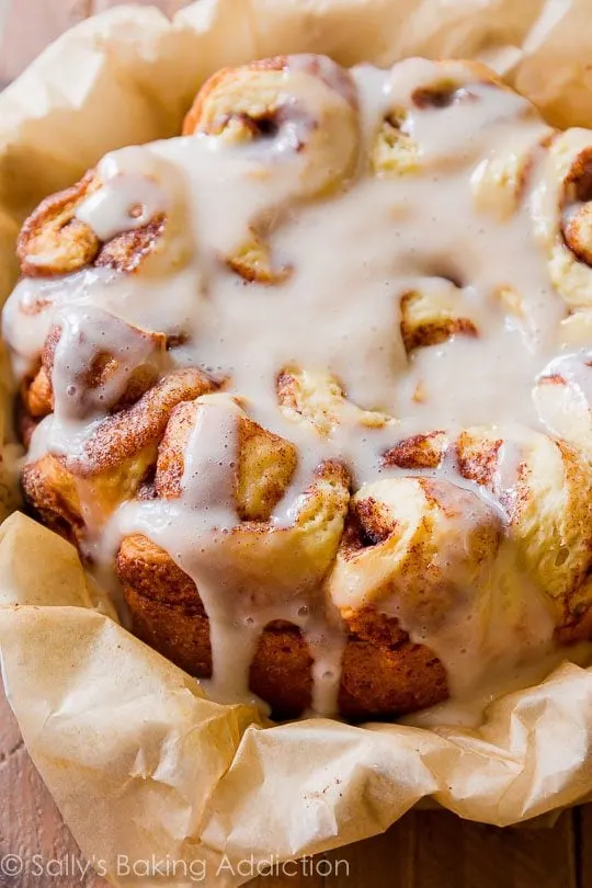 Easy Slow Cooker Cinnamon Rolls 