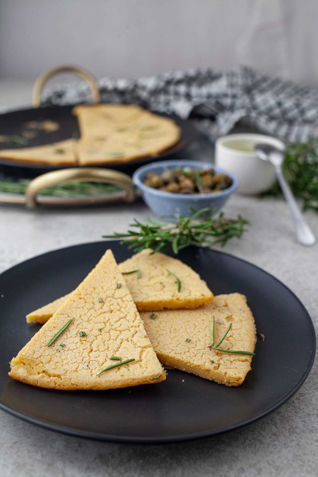 Socca Farinata (Chickpea flatbread) - Gourmandelle