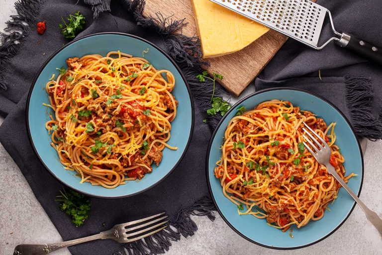 Mexican Spaghetti (Veggie Taco Spaghetti) - Gourmandelle