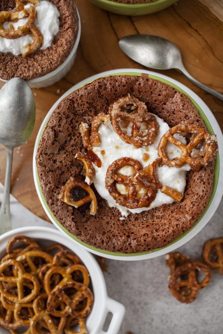 Nutella pudding with salty pretzels