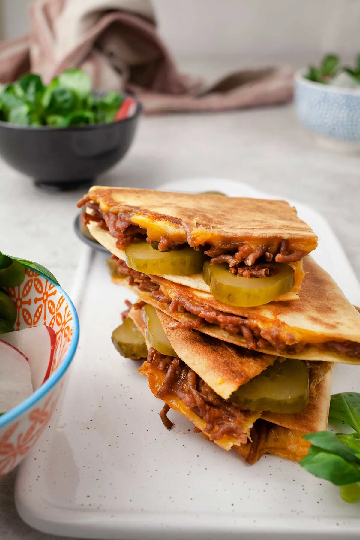 Quesadillas cu umplutură de Cheeseburger 