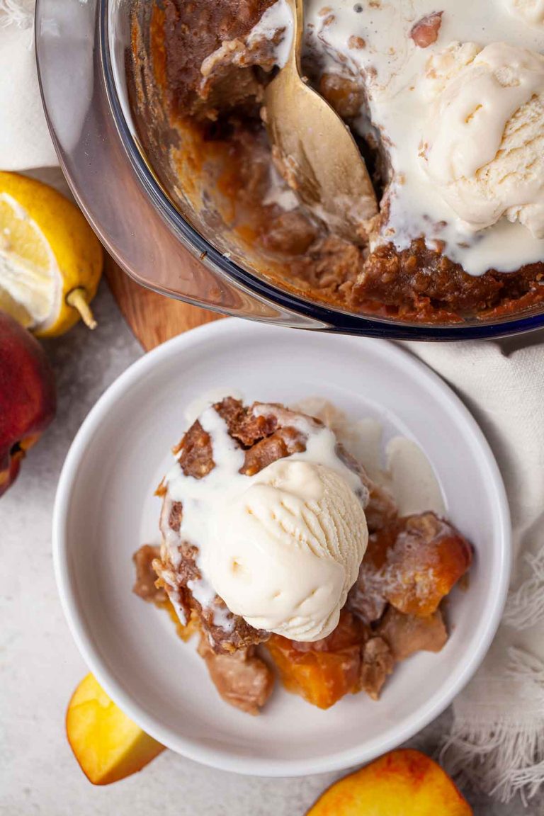 Peach Cobbler de piersici