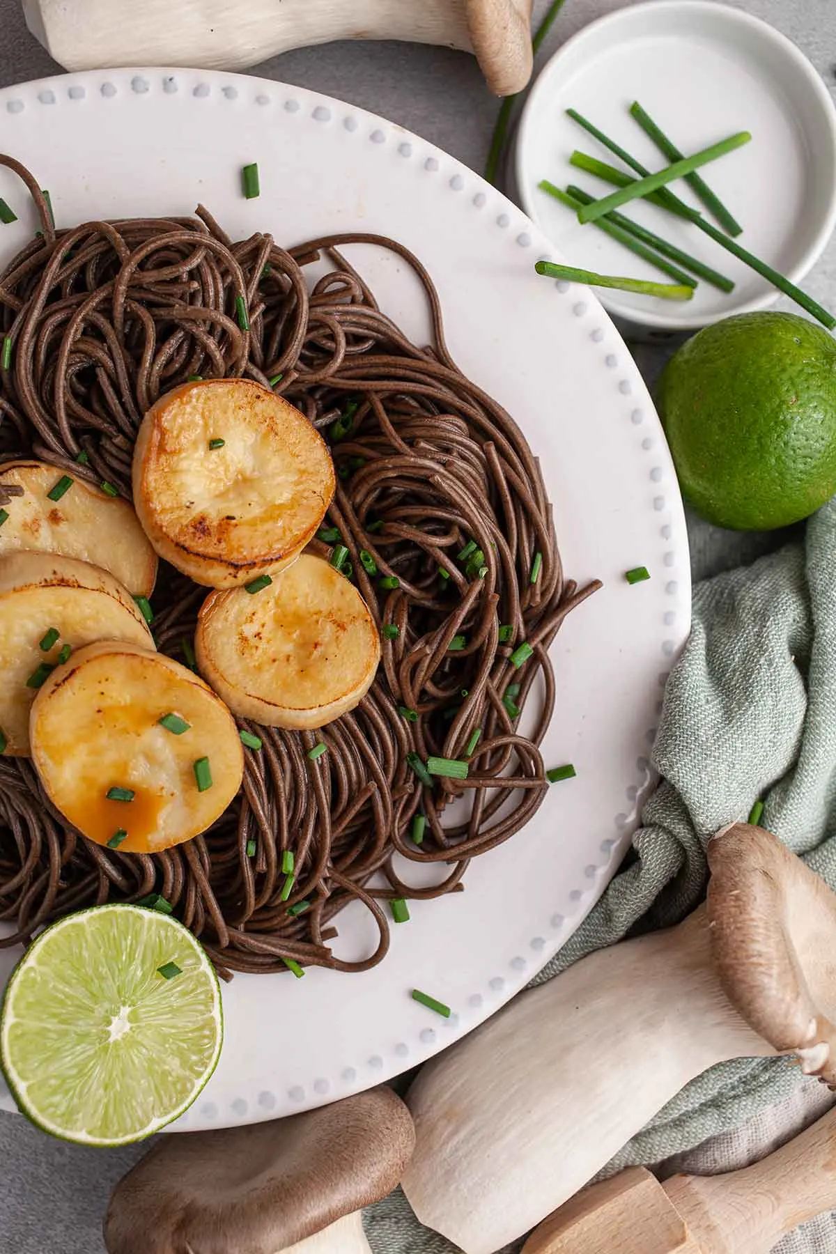 Taitei Soba cu ciuperci si sos de miso si lime reteta