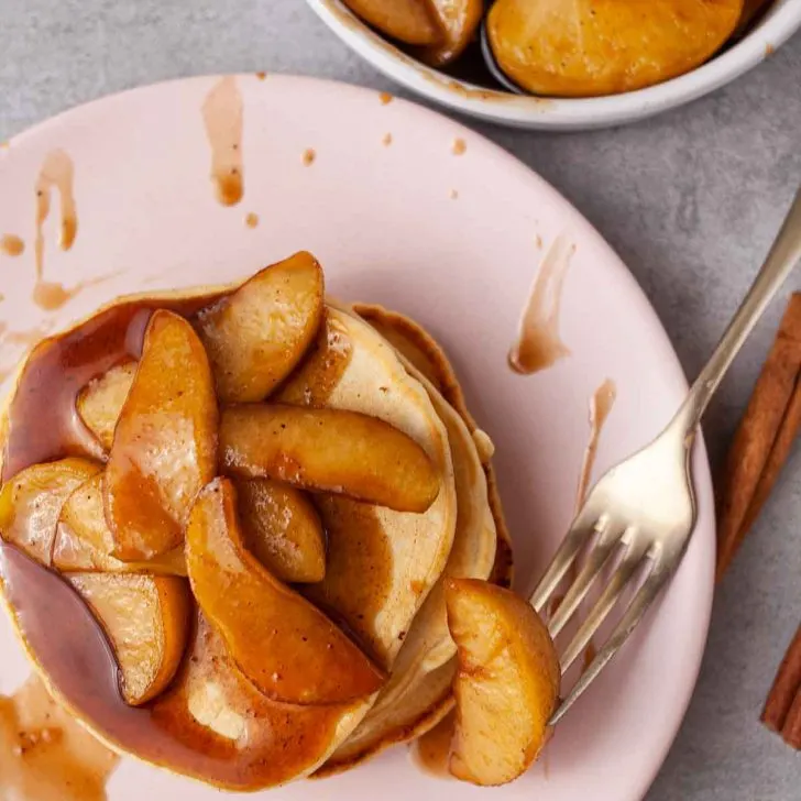 Apple Pancakes clatite cu mere