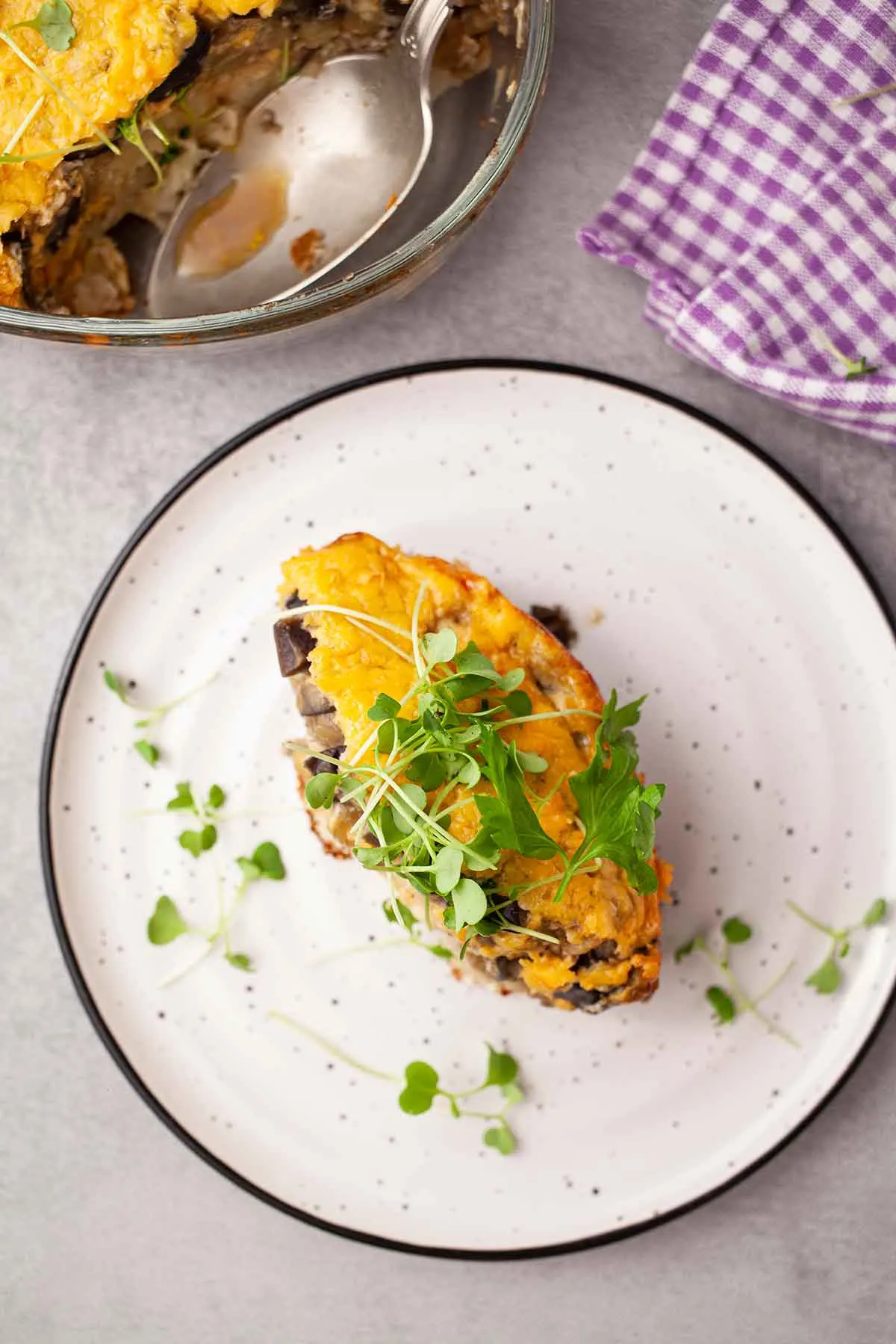 Breakfast casserole with hash browns serving 