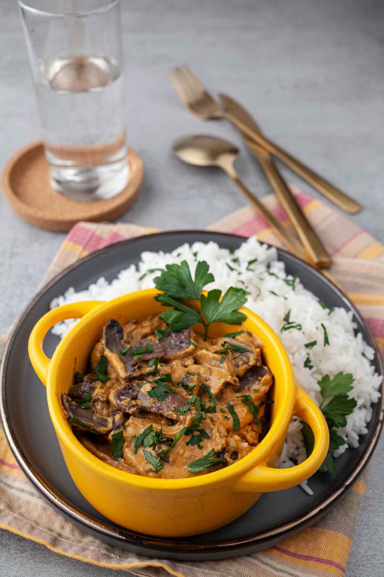 Mushroom Curry Indian Recipe ciuperci indiene