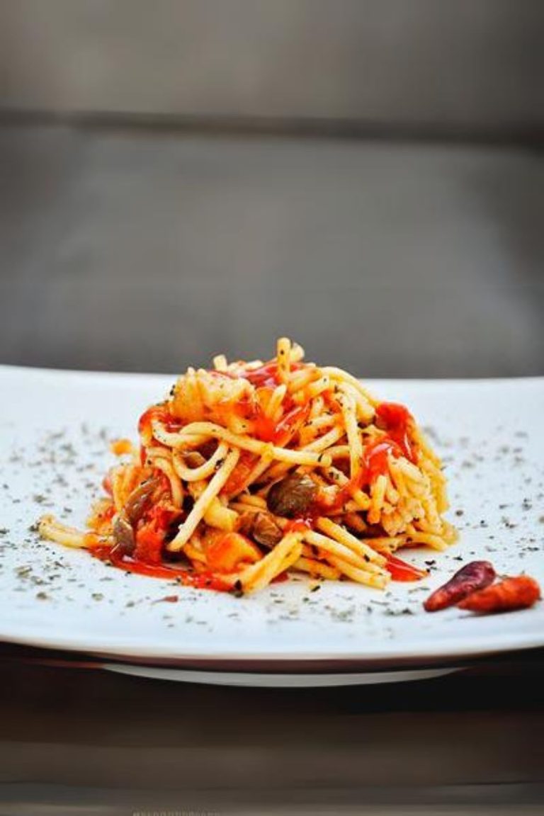 Oyster Mushroom Spaghetti with Tomato Sauce