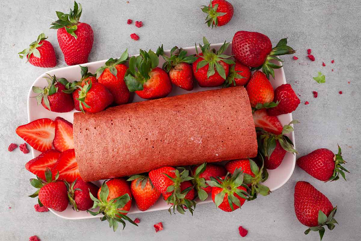 Swiss Roll with Strawberries for Summer