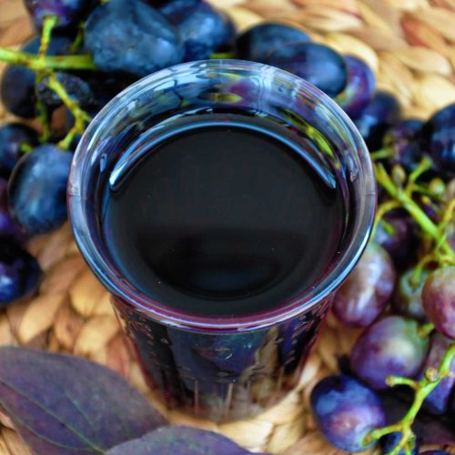 blackcurrant-grape-juice-suc-de-coacaze-negre-si-struguri