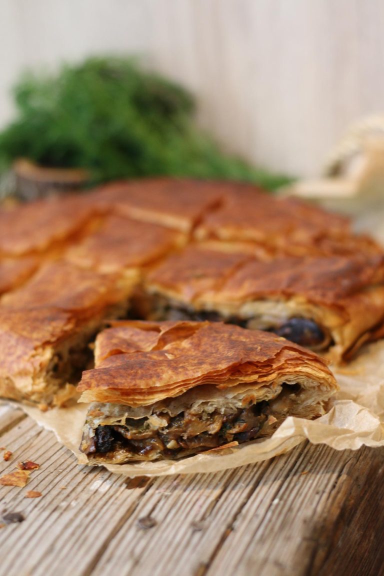 golden-mushroom-pie-placinta-aurie-cu-ciuperci