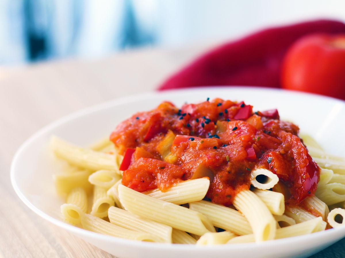 Vegan red pepper pasta sauce with fresh peppers