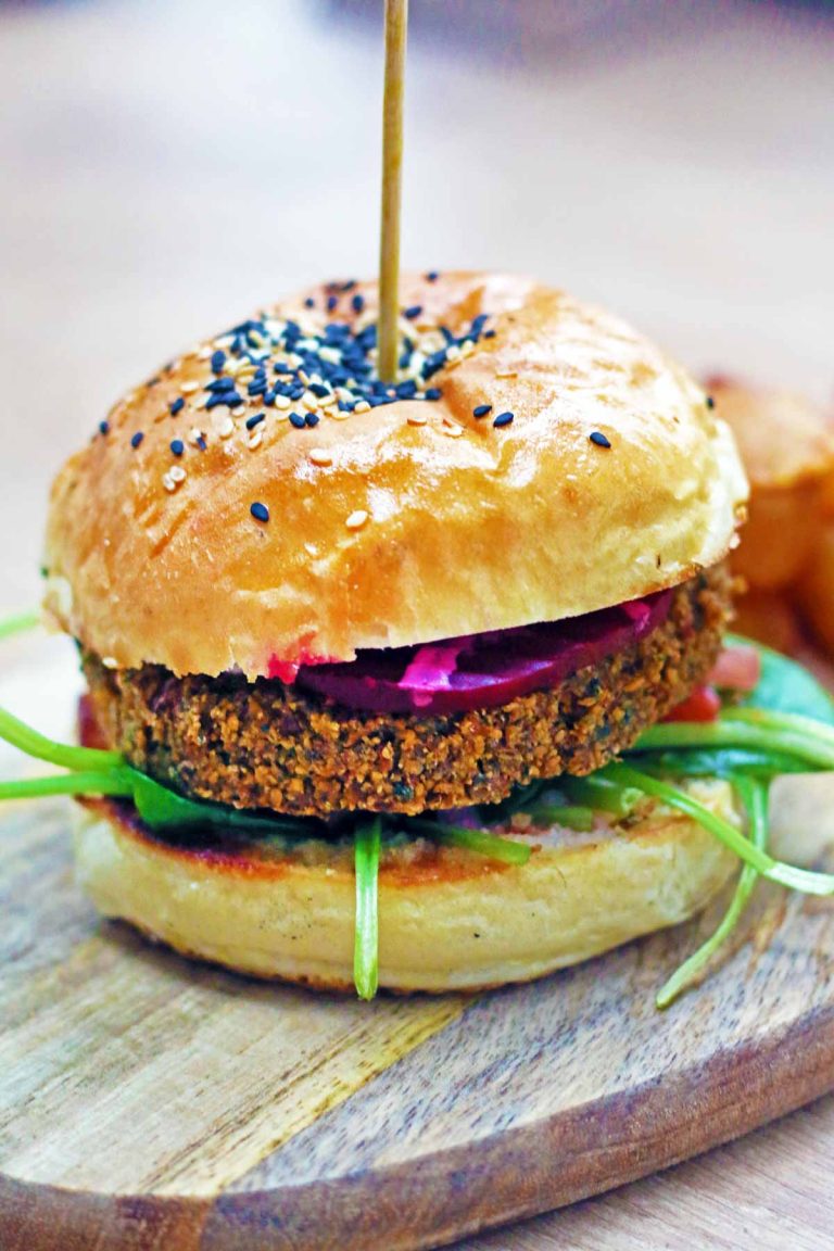 vegan-falafel-burger-burger-cu-falafel