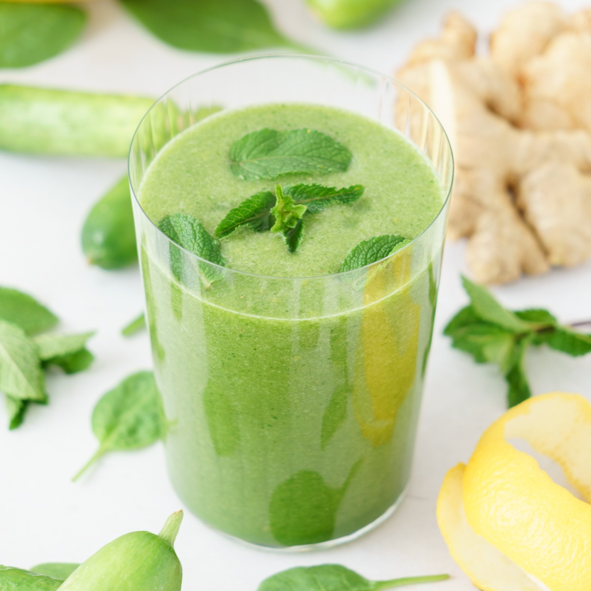 Green Detox Smoothie (That Tastes Good)