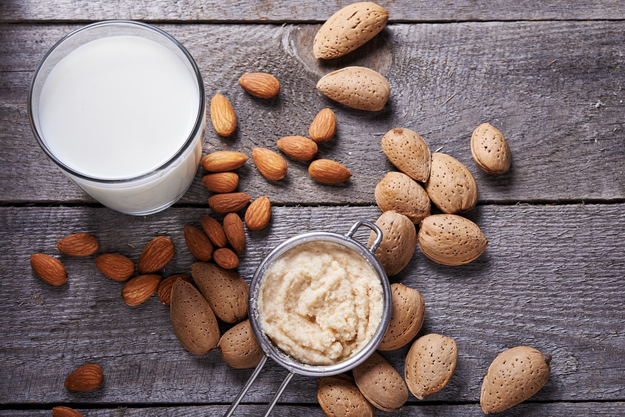 Homemade Pistachio Milk