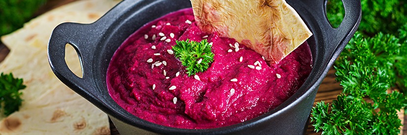 Humus cu sfecla rosie si tahini