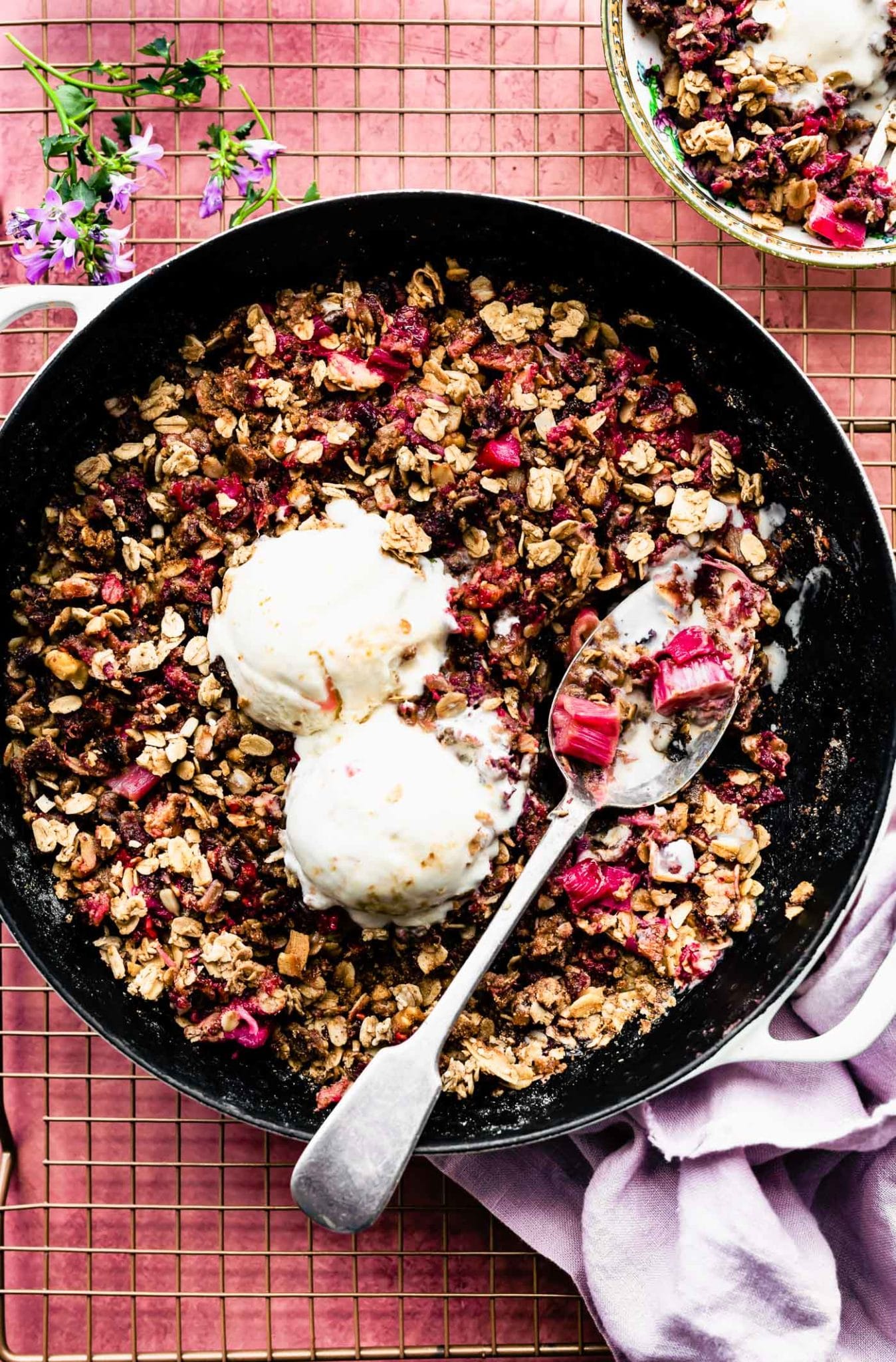 Vegan Berry Rhubarb Crumble