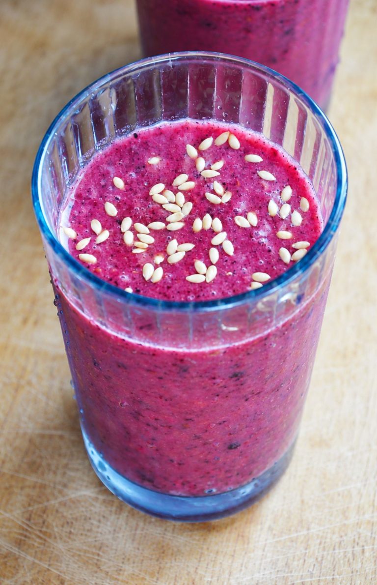 berry-banana-flax-smoothie-smoothie-zmeura-banane-seminte-in