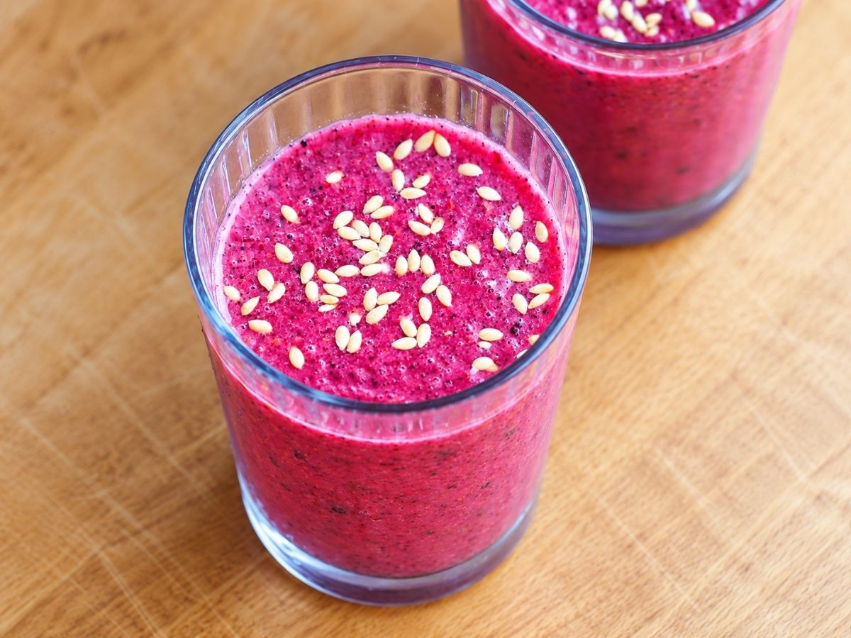 berry banana flax smoothie